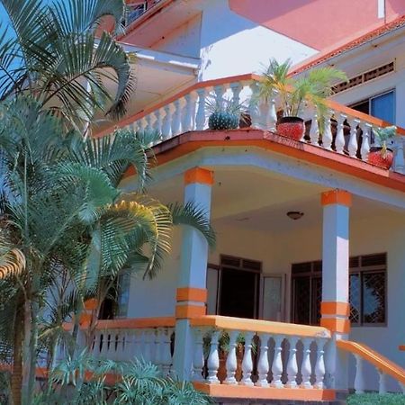 La Feve Beach Bed And Breakfast Entebbe エンテベ エクステリア 写真