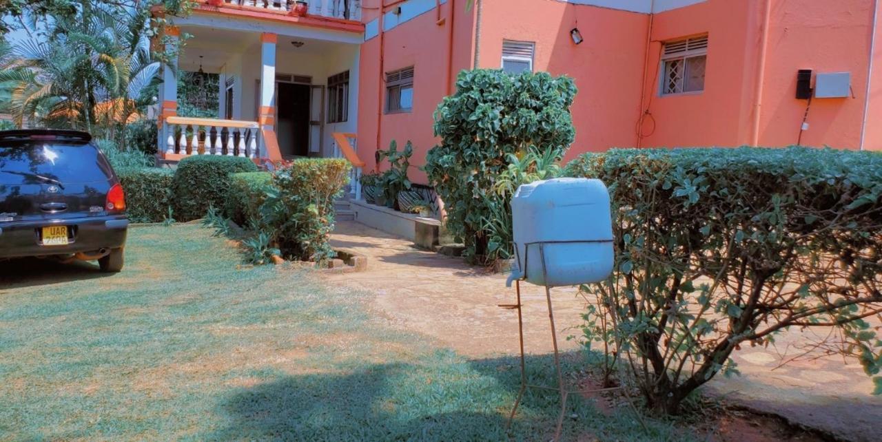 La Feve Beach Bed And Breakfast Entebbe エンテベ エクステリア 写真