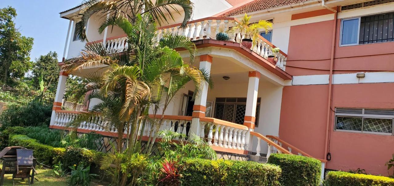 La Feve Beach Bed And Breakfast Entebbe エンテベ エクステリア 写真