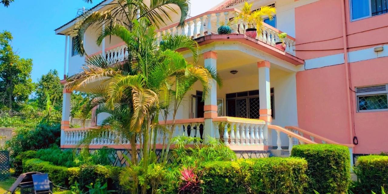 La Feve Beach Bed And Breakfast Entebbe エンテベ エクステリア 写真