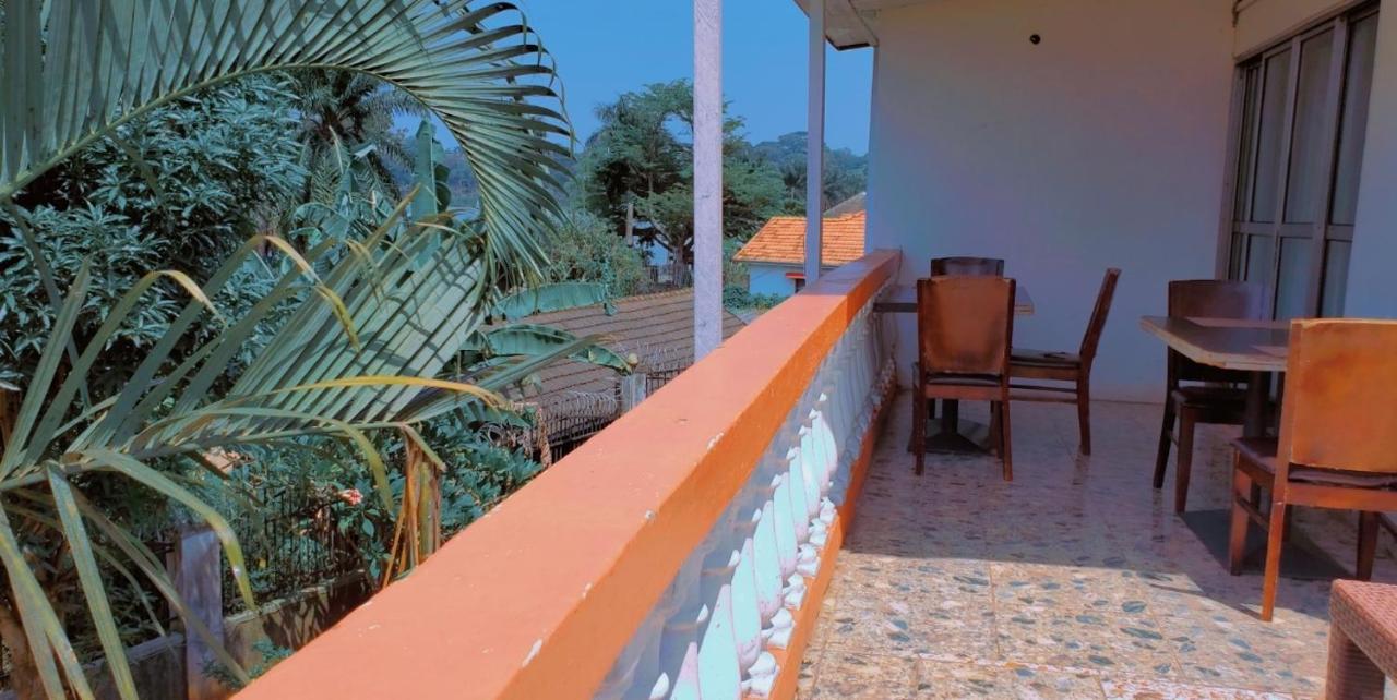 La Feve Beach Bed And Breakfast Entebbe エンテベ エクステリア 写真